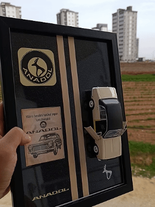 Lisanslı Anadol Klasik Otomobil Diecast Model Araba Tablo 21×30