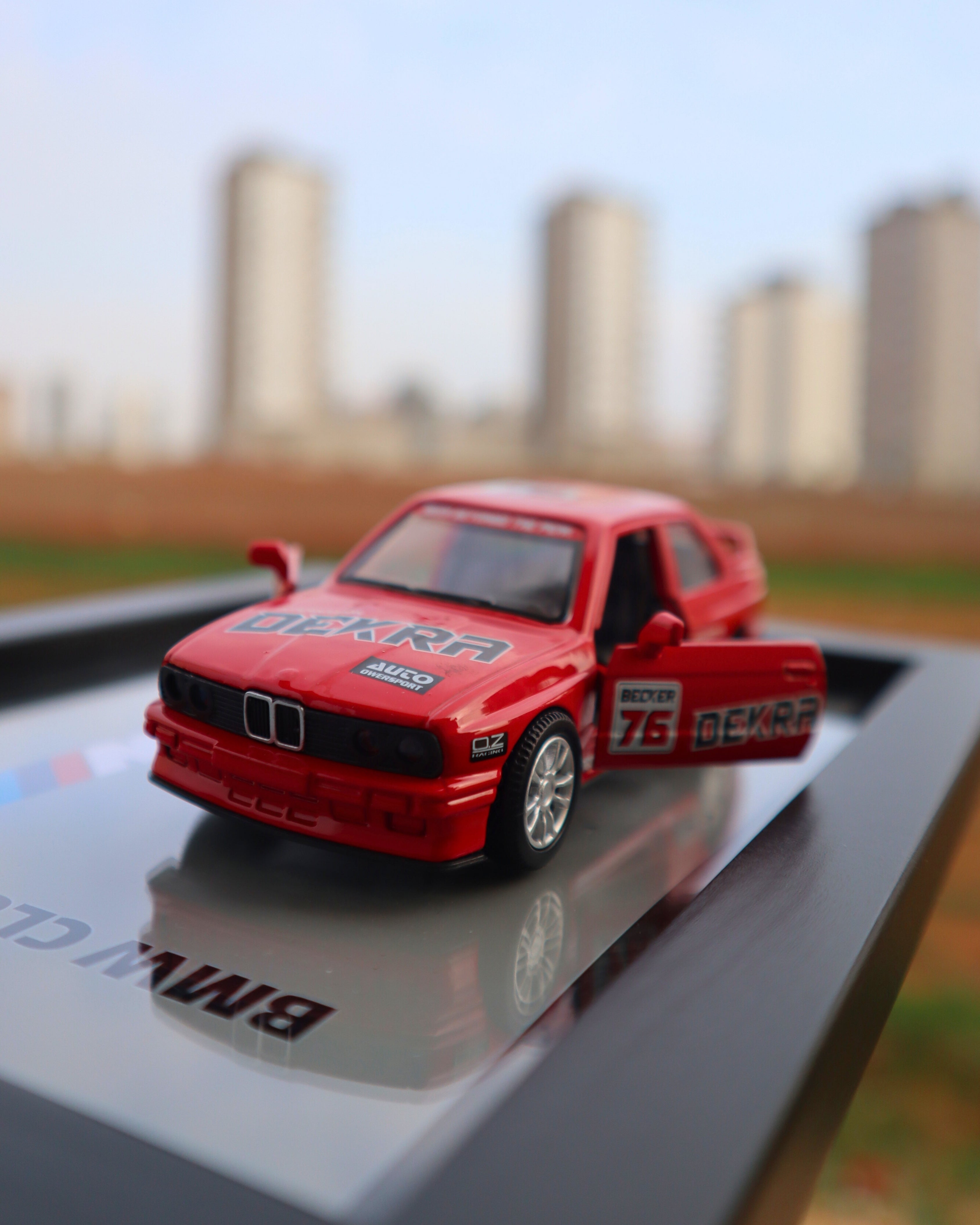 BMW E30 DTM DEKRA #76 Diecast Model Araba Tablo 15x21 cm