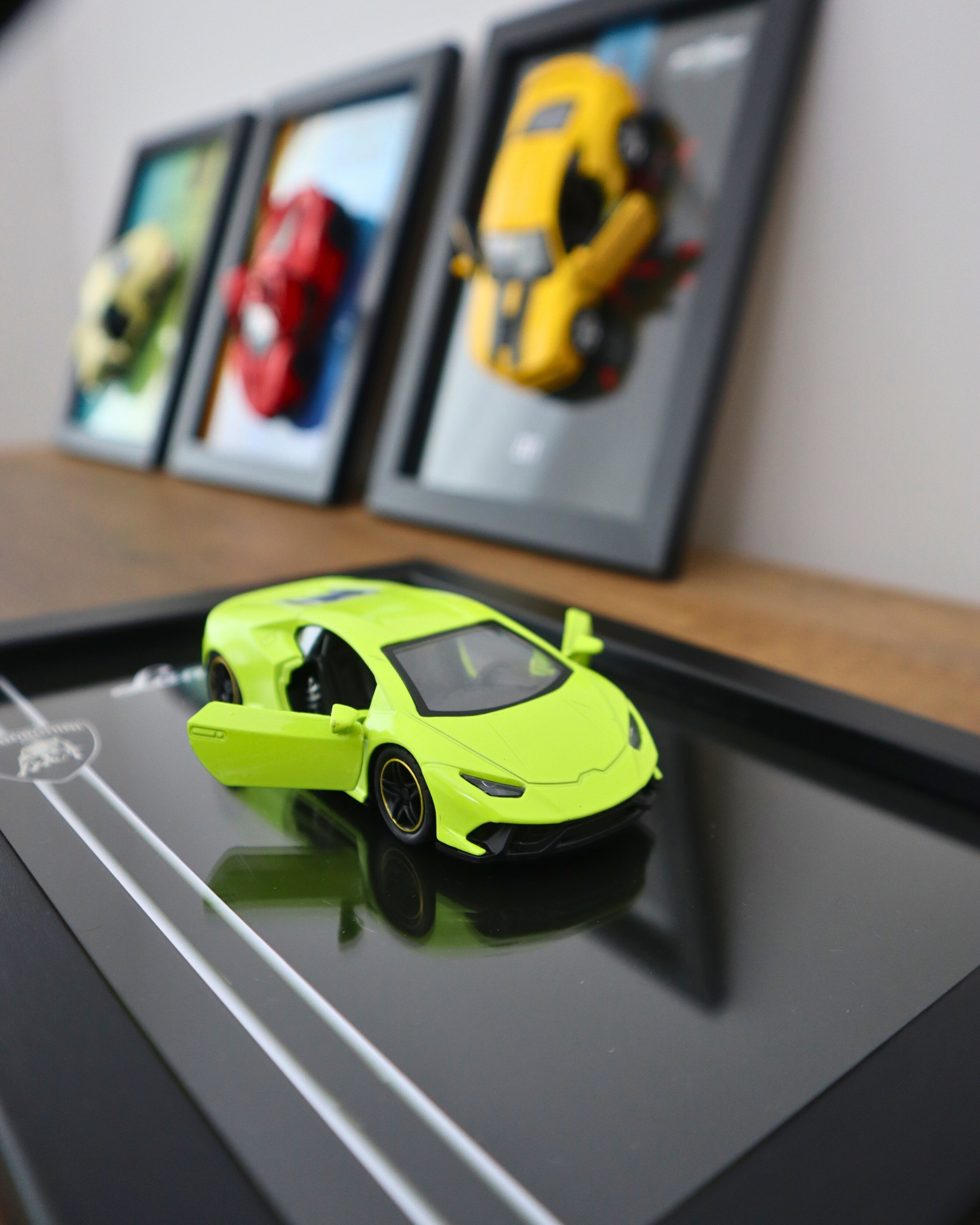 Lamborghini Huracán Yeşil Diecast Model Araba Tablo 15x21