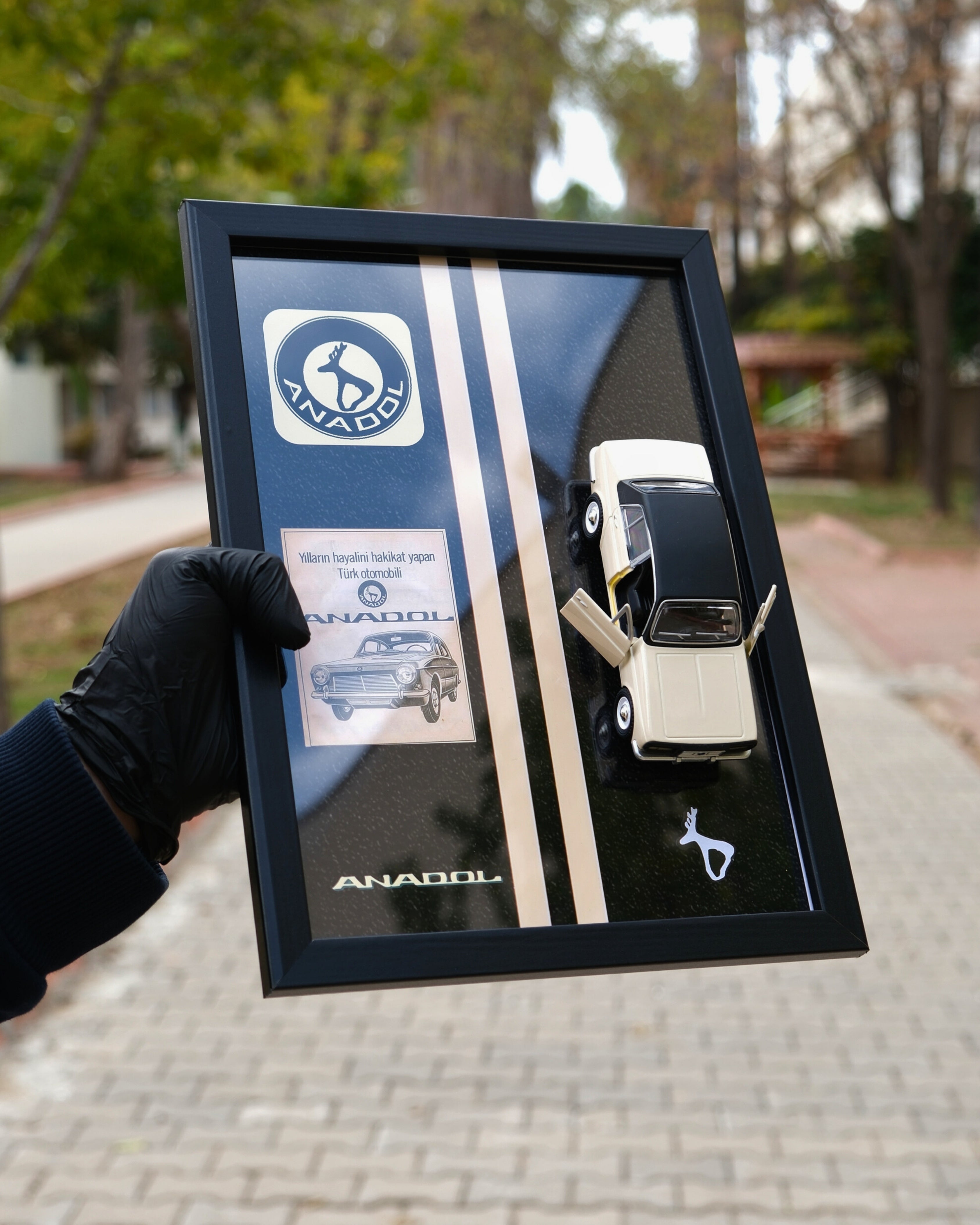 Lisanslı Anadol Klasik Otomobil Diecast Model Araba Tablo 21×30