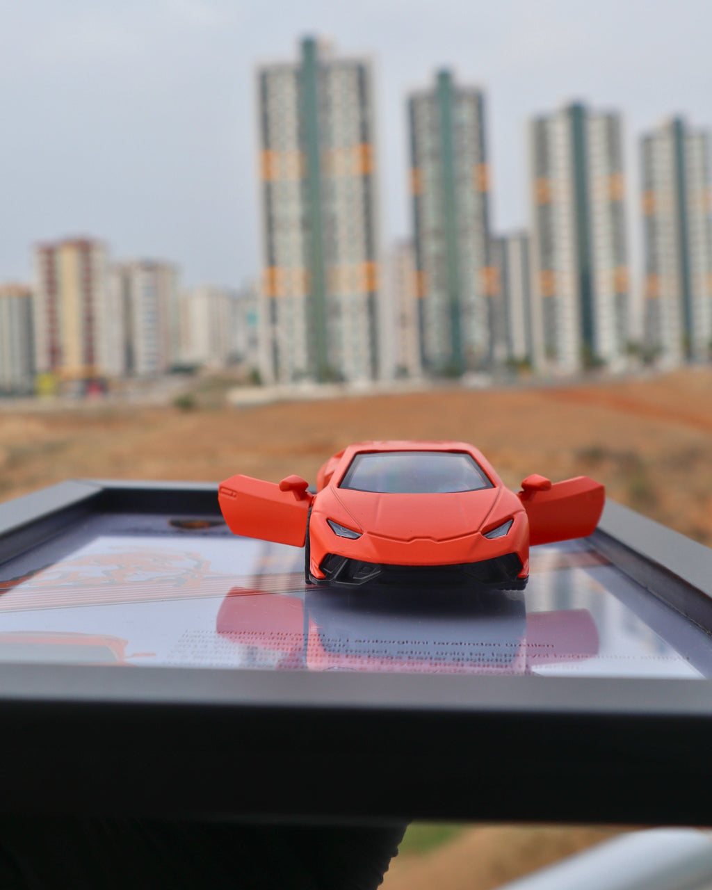 Lamborghini Huracán Turuncu Diecast Model Araba Tablo 15x21