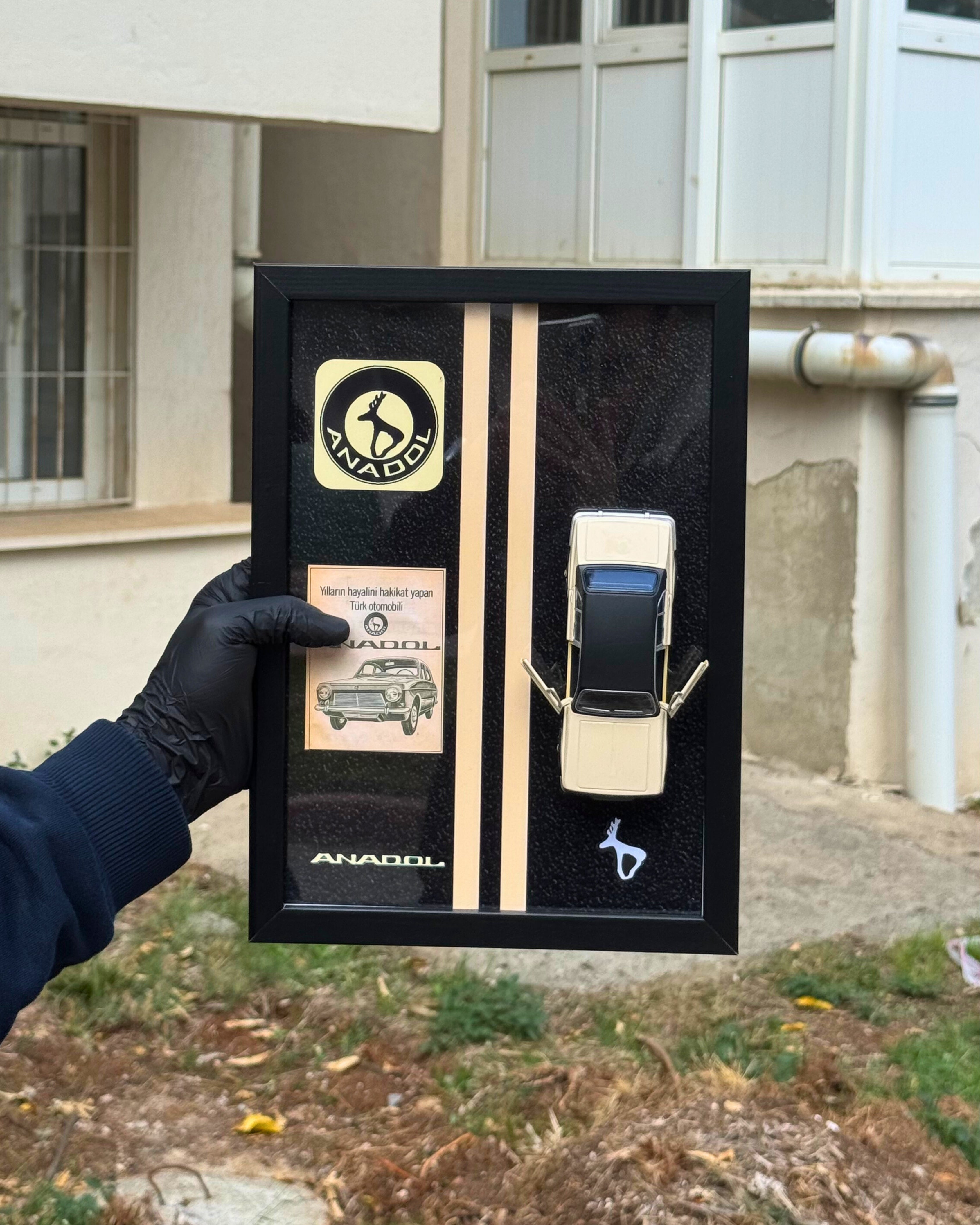 Lisanslı Anadol Klasik Otomobil Diecast Model Araba Tablo 21×30