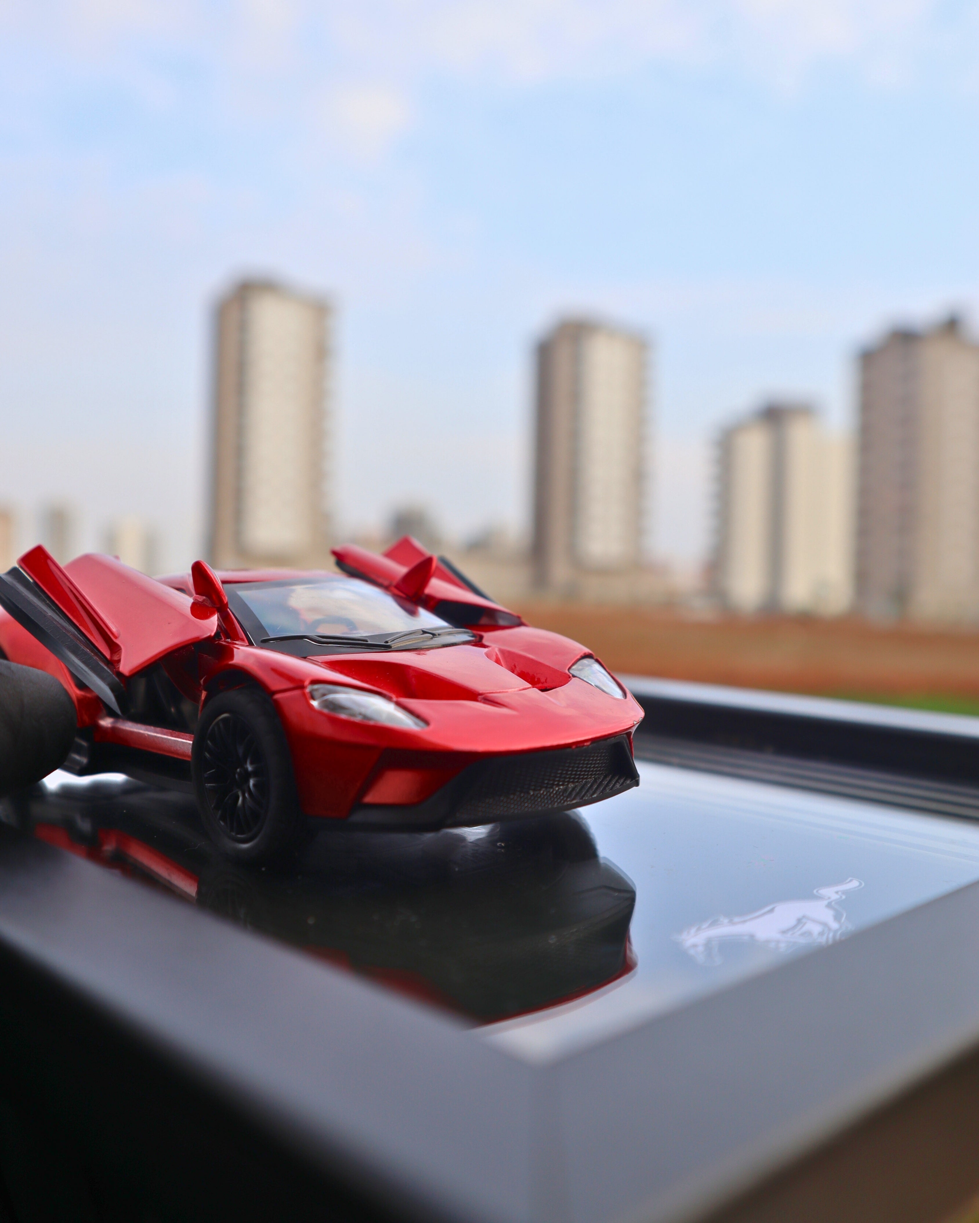 Ford GT Kırmızı Diecast Model Araba Tablo 15x21