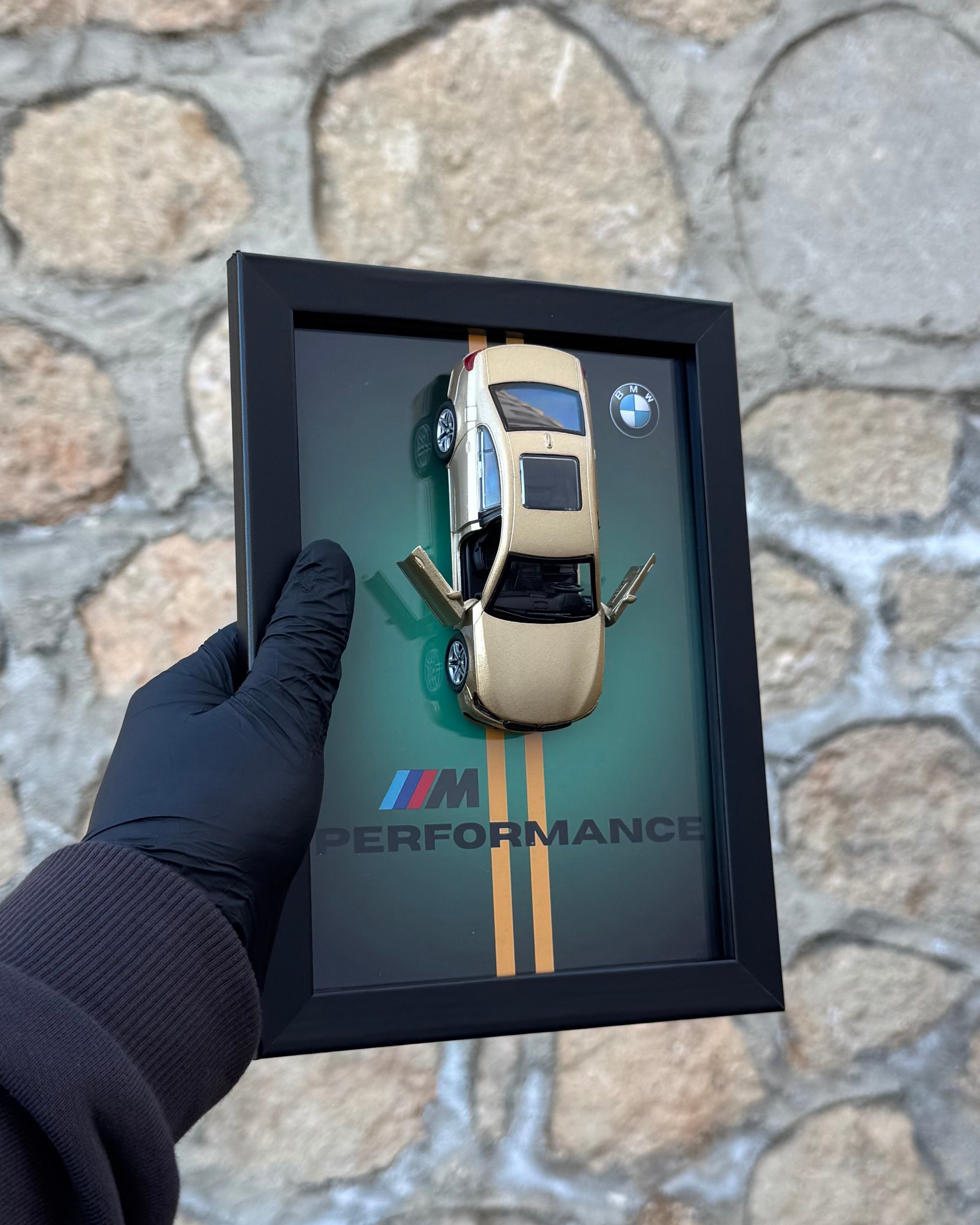 BMW M Serisi M5 Performance Şampanya Rengi – Diecast Model Araba Tablosu 15x21 cm