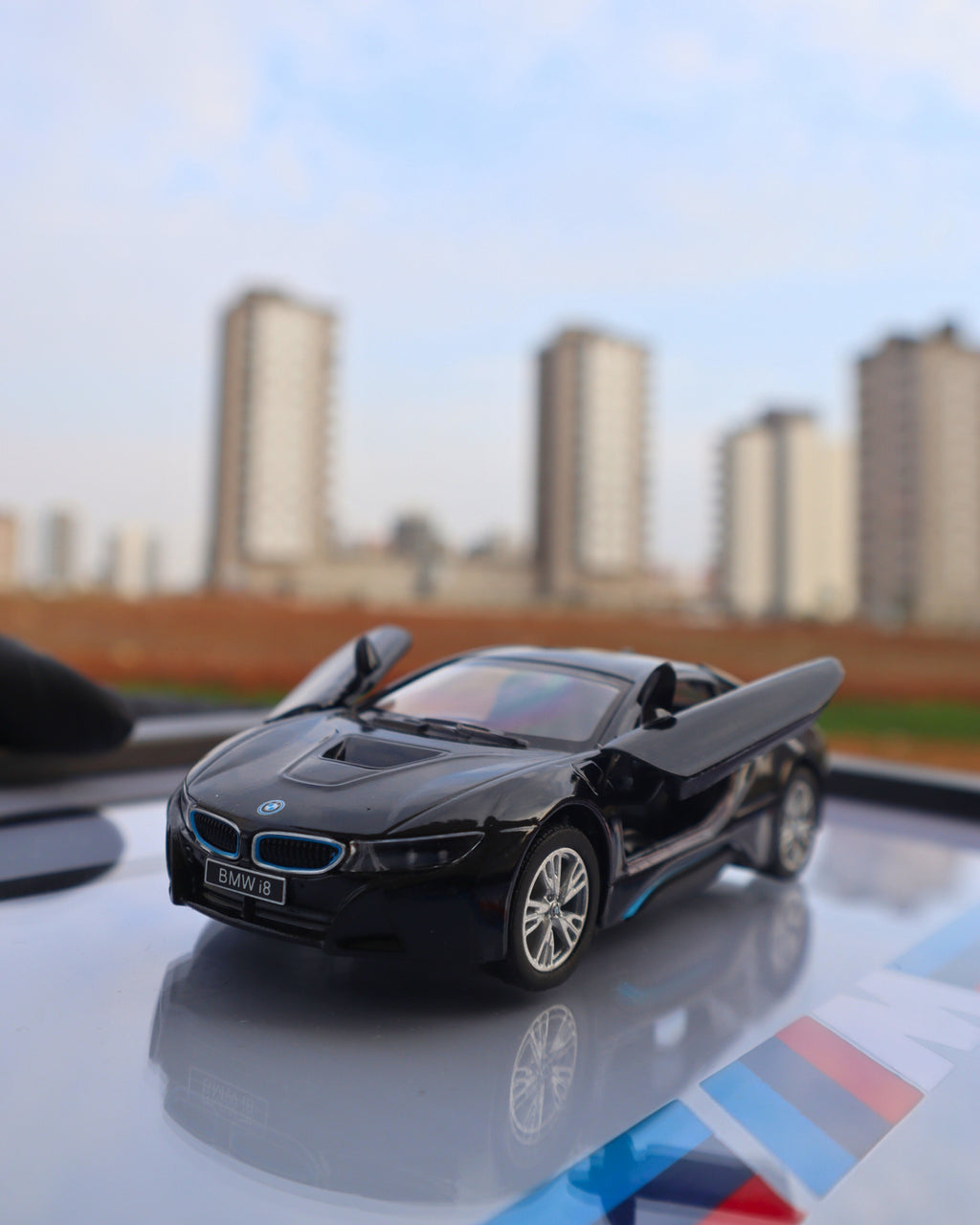 Lisanslı BMW i8 Coupe Diecast Model Araba Koleksiyon Tablosu - 21x30