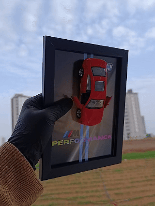 BMW M Serisi M5 Performance Kırmızı – Diecast Model Araba Tablosu 15x21 cm